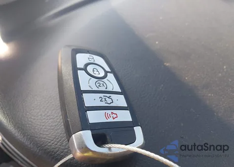 2015 Ford Fusion Hybrid Titanium z USA, uszkodzony, nr VIN 3FA6P0RU2FR199059